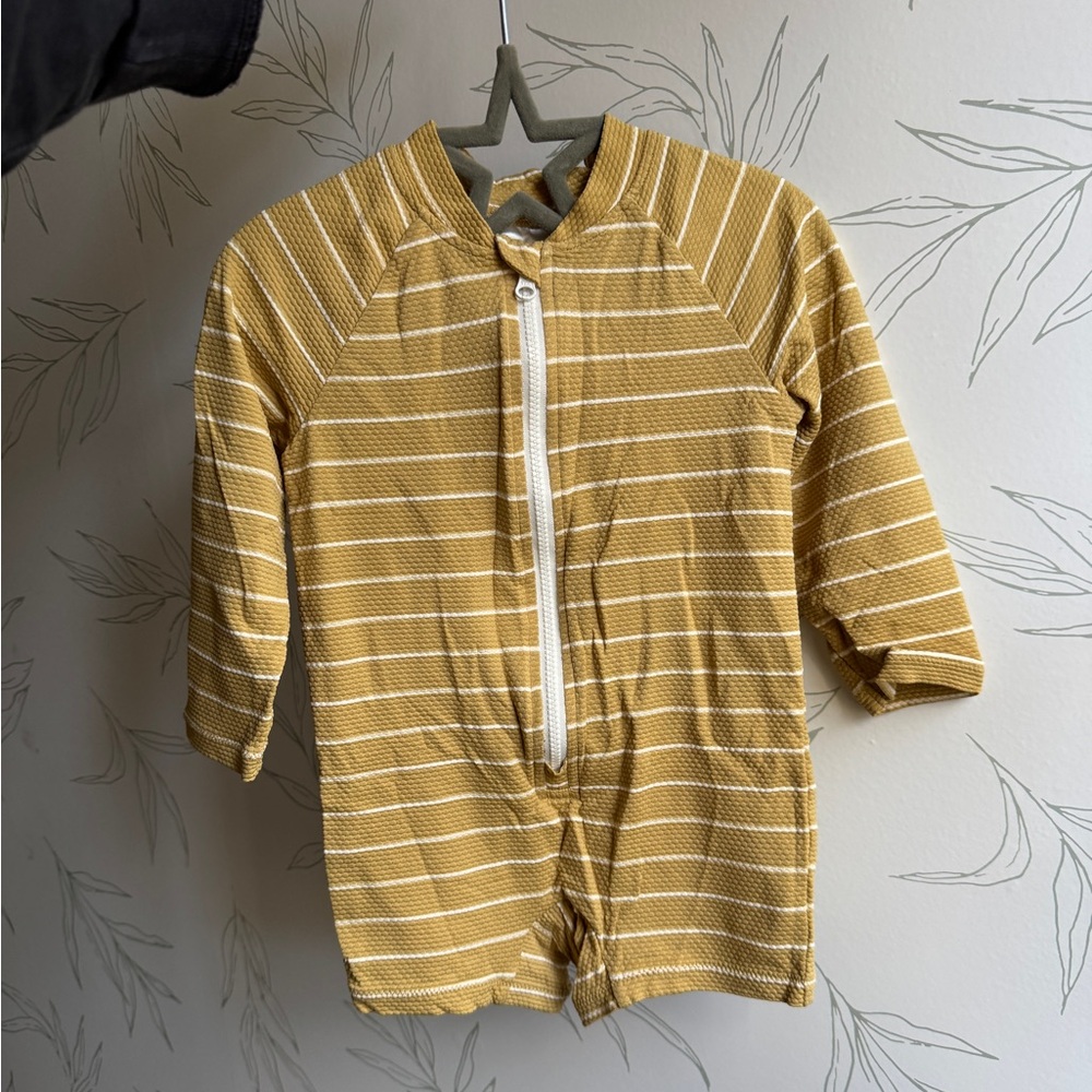Baby rashguard